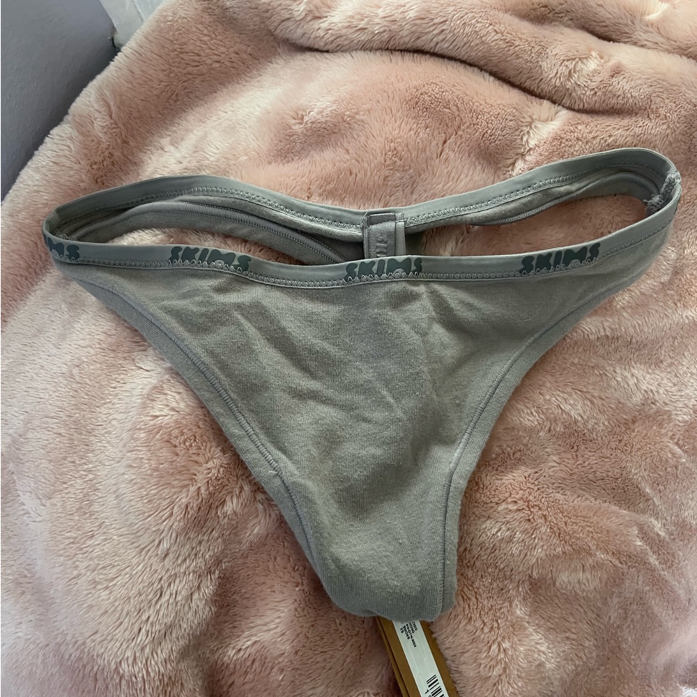 NWT skims cotton logo thong